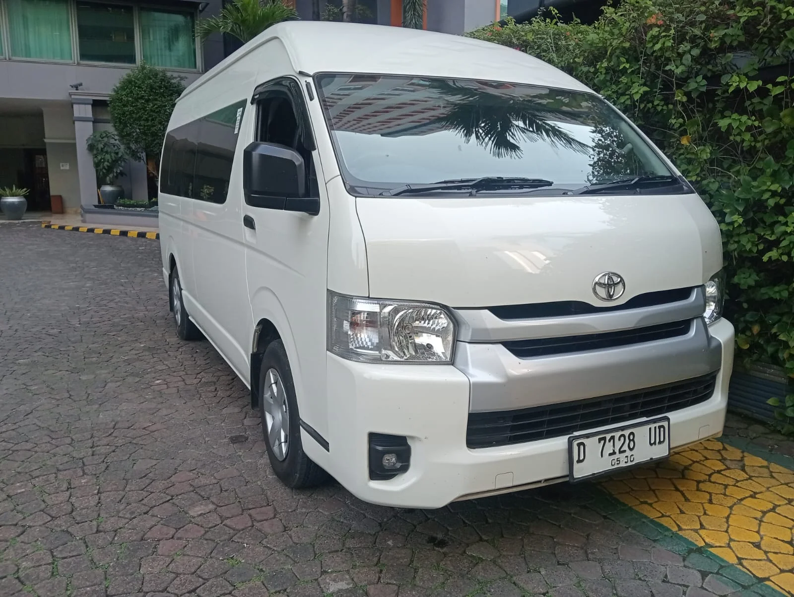 java overland tour private car