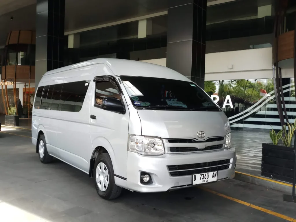 Perkhidmatan private transfer dari Jakarta airport ke Bandung yang selesa untuk pelancong Malaysia.